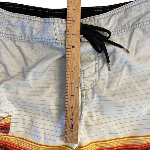O'Neill Mens Boardshorts Stripes Multicolour Quick Dry Size 30 - Picture 7 of 8
